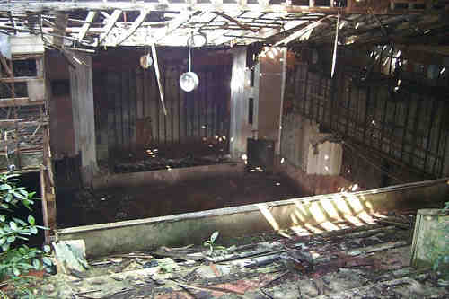 Devistation from the balcony to the screen area.Back To the Seminole Story..page4